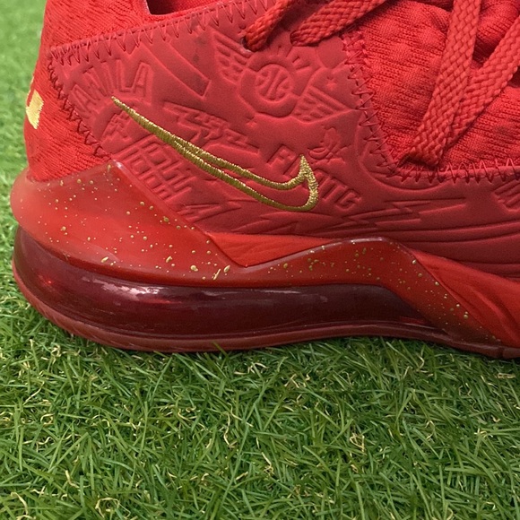 COPY - 2020
Titan x LeBron 17 Low 'Agimat used Mens size 8.5 - Picture 10 of 16